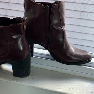 Woman brown boots